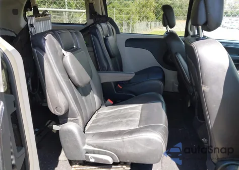 2016 Chrysler Town & Country Touring from USA, damaged, VIN 2C4RC1BG7GR292986